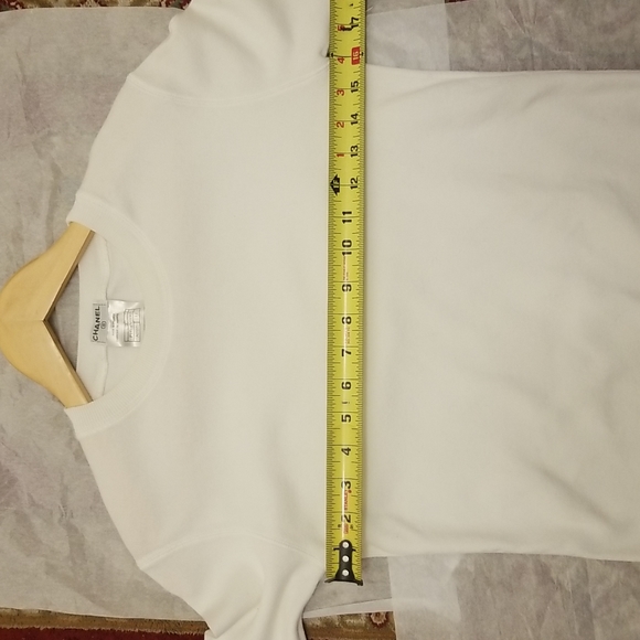 HOSTPICK!!! Chanel Short Sleeve Sweater with CC logo - Picture 9 of 14